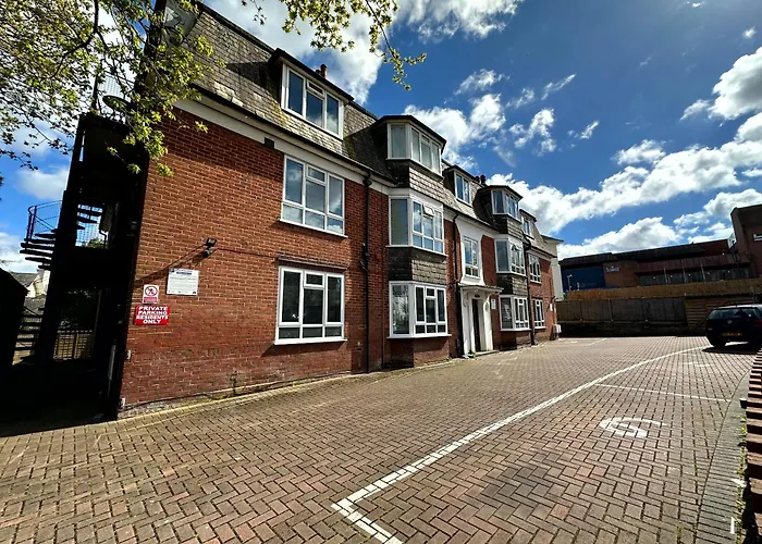 Bournemouth 3 Bedroom - Parking
